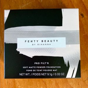Fenty Beauty by Rihana Soft Matte Powder Foundation